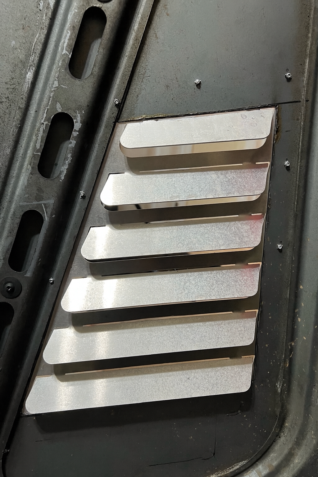 E30 Hood Vents
