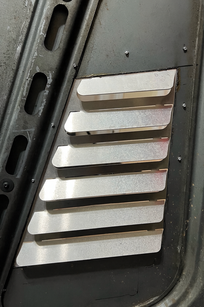 E30 Hood Vents